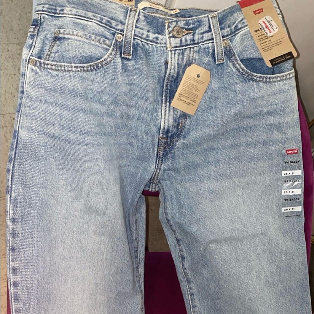 Levis mid rise pants